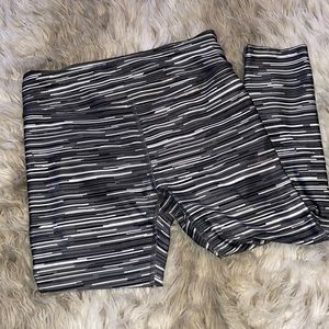 Under armour compression leggings size small